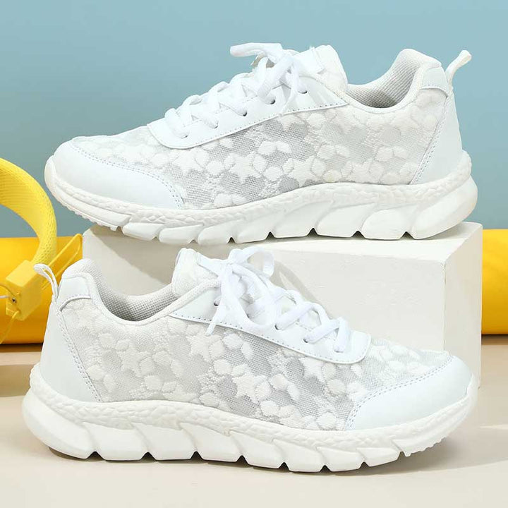 Emma - Ademende sneakers met ronde neuzen en veters